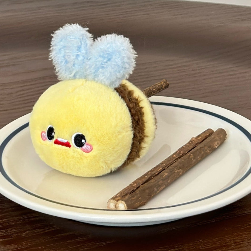 Bee Stuff Toy for Grinding Snacks