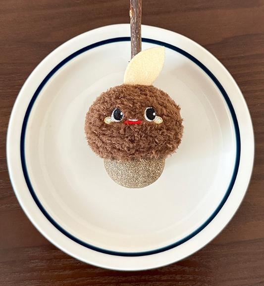 Hazelnut Stuff Toy for Grinding and Snacks