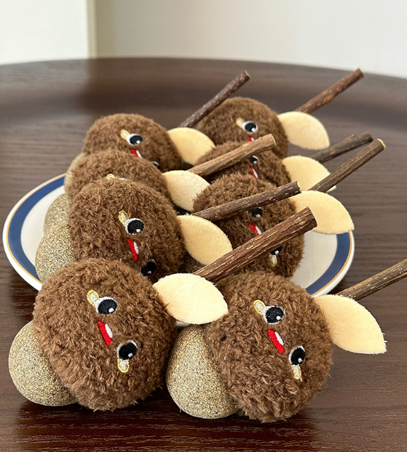 Hazelnut Stuff Toy for Grinding and Snacks