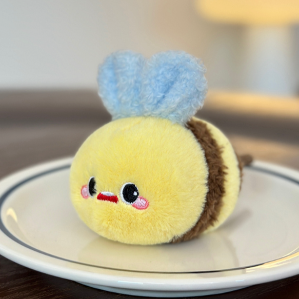 Bee Stuff Toy for Grinding Snacks