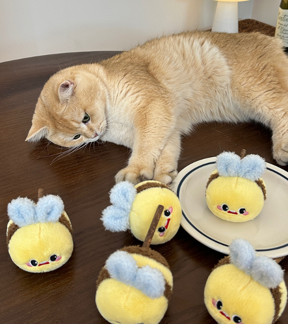 Bee Stuff Toy for Grinding Snacks